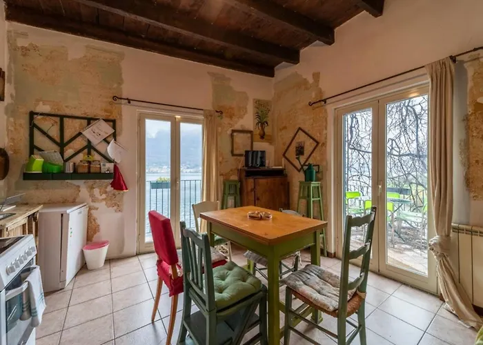 Appartement House - - Lecco Pescate