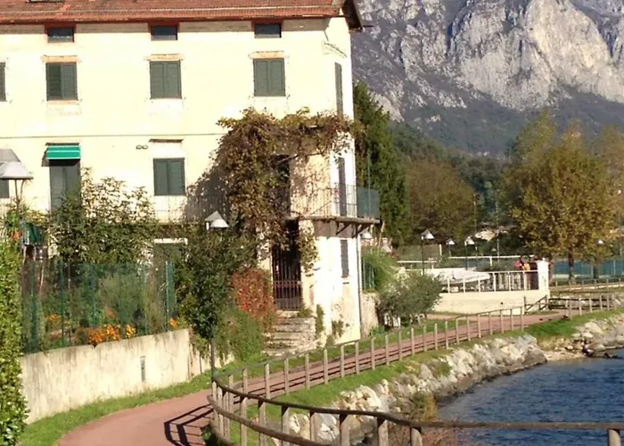 Appartement House - - Lecco Pescate