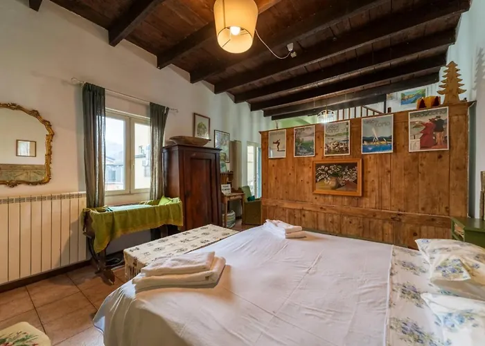 House - - Lecco 公寓 *