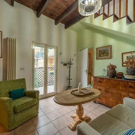 Apartment House - - Lecco